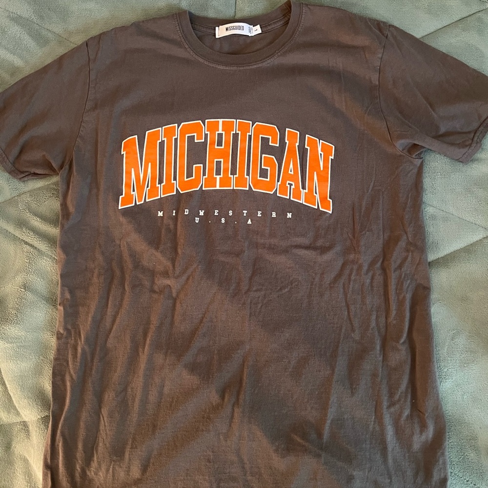 Misguided Tee - Picture 2 of 5
